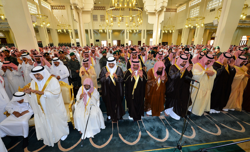 Prince Muqrin bin Abdulaziz Performs Funeral Prayer for Soul of Al-Khowaiter (2)