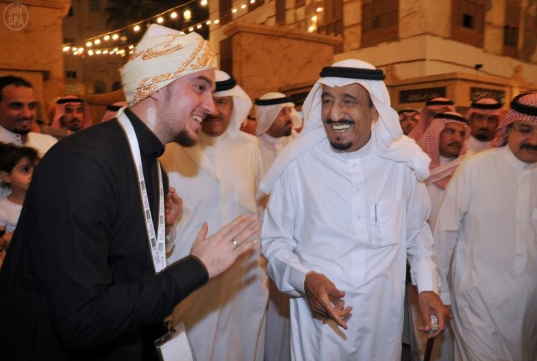 Crown visits the historical area in Jeddah salman SPA