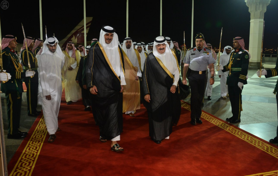 Emir of Qatar arrives to Jeddah