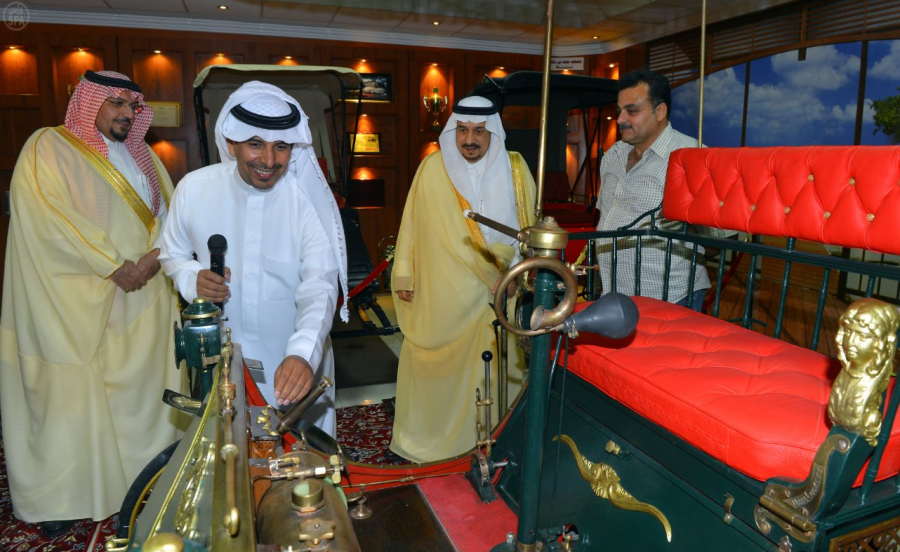 classic-cars-automotive-emir-qassim-hamad-bin-nasser-museum-classic-cars