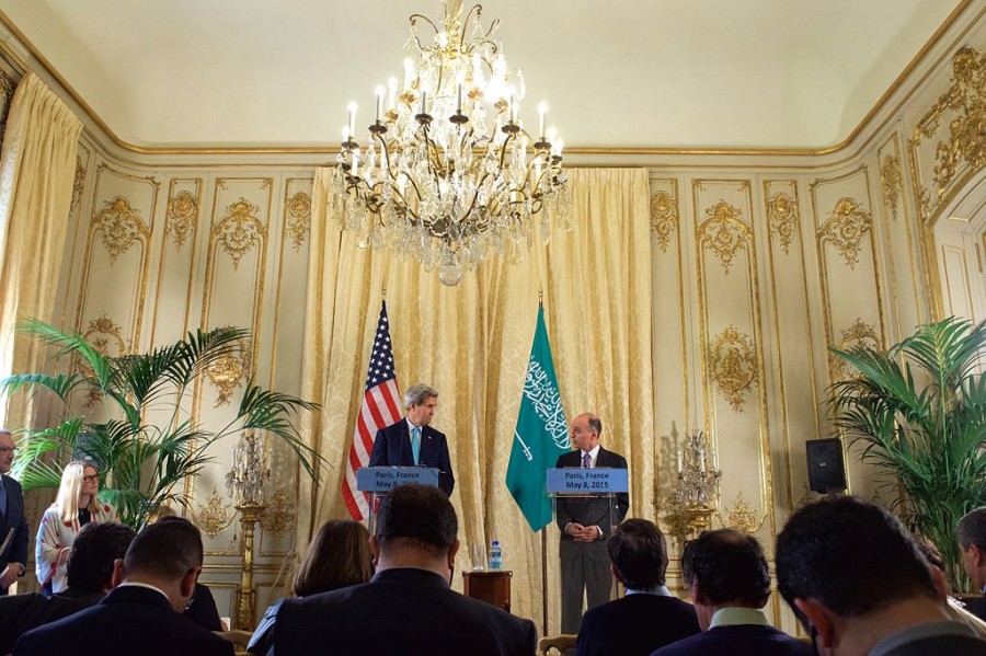 Secretary_Kerry_Listens_As_Saudi_Foreign_Minister_al-Jubeir_Announces_During_Paris_News_Conference_That_Yemen_Cease_Fire_Will_Begin_Tuesday_(17427072602)