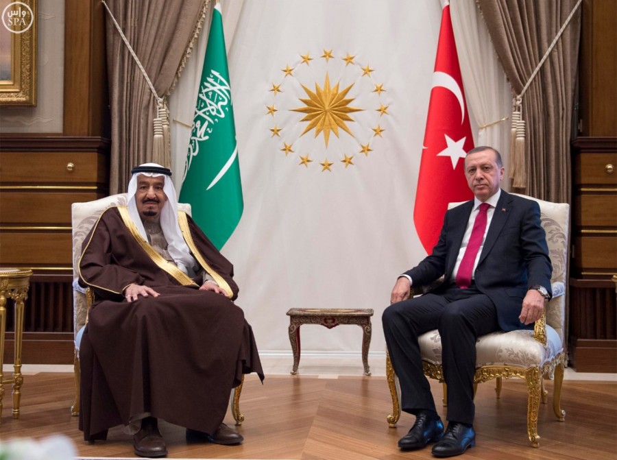 King Salman met today with Recep Tayyip Erdoğan and will stay in Ankara until Wednesday, and then will travel to Istanbul for the 13th annual meeting with the Organization of Islamic Cooperation (OIC) summit.