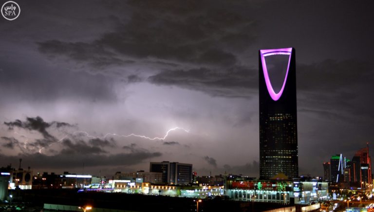 riyadh-weather-lighting-storm