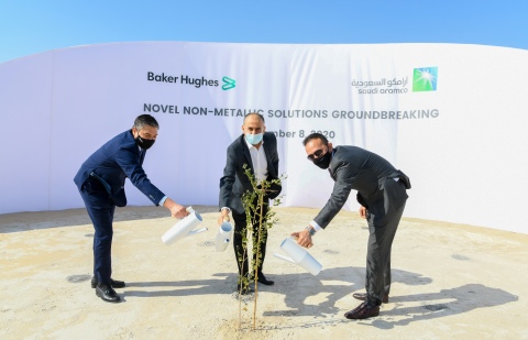 A ceremony was held today at the project site to commence construction, which was attended by Aramco’s Senior Vice President for Technical Services Ahmad Al Sa’adi and Baker Hughes Chairman and CEO Lorenzo Simonelli.