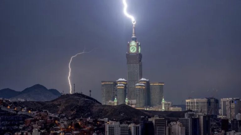 230-mecca-clock-tower-lightning.001